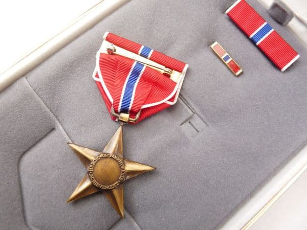 USA Bronze Star Medal in original presentation case, 1986 dated, AAF issue.