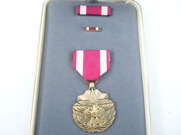 USA Meritorious Service Medal in presentation case, Vietnam War issue