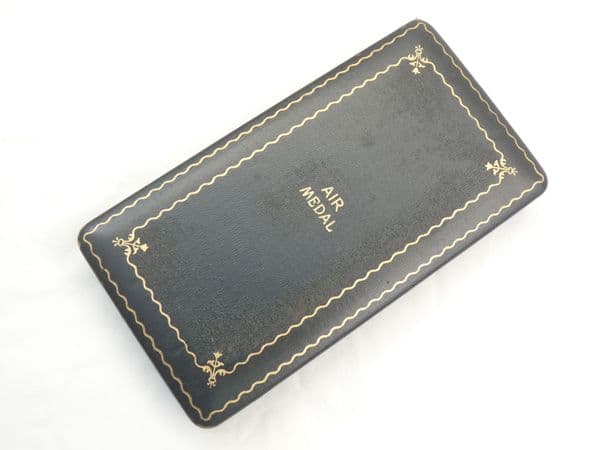 WW2 USA Air Medal in original presentation case