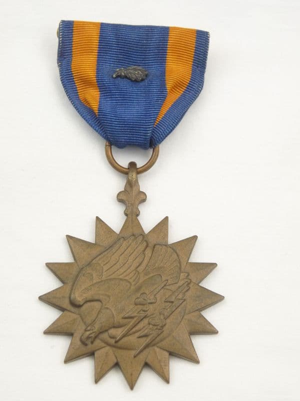 WW2 USA Air Medal in original presentation case