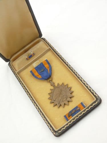 WW2 USA Air Medal in original presentation case