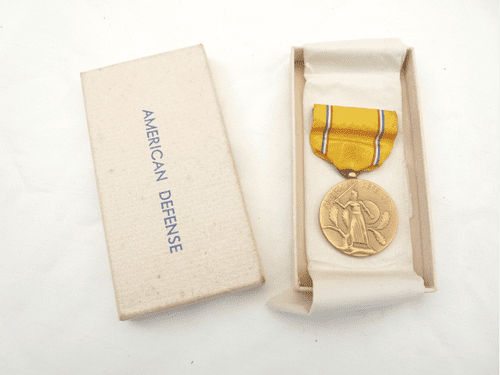 WW2 USA American Defense Medal boxed set