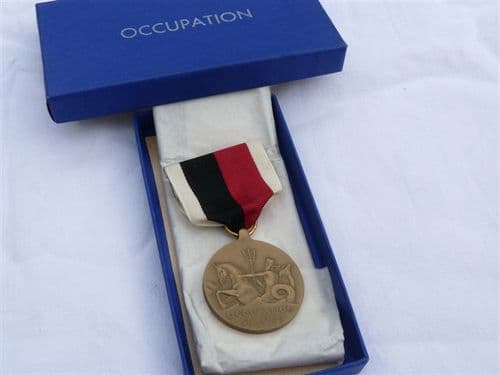 WW2 USA Army of Occupation Medal boxed set, Naval issue