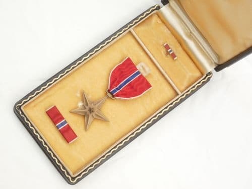 WW2 USA Bronze Star Medal in original presentation case.