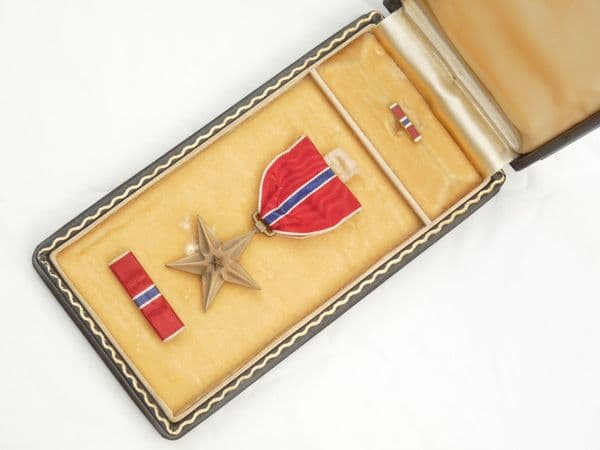 WW2 USA Bronze Star Medal in original presentation case.