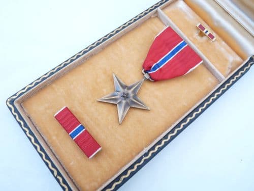WW2 USA Bronze Star Medal in original presentation case. **SOLD**