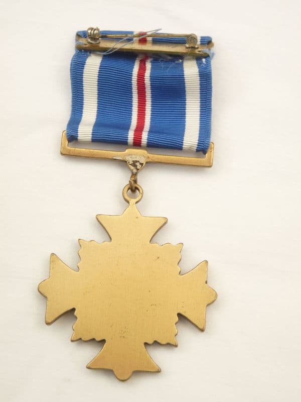 WW2 USA Distinguished Flying Cross in original presentation case.  /1