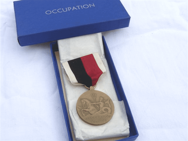 WW2 USA Navy Occupation Service Medal in box of issue