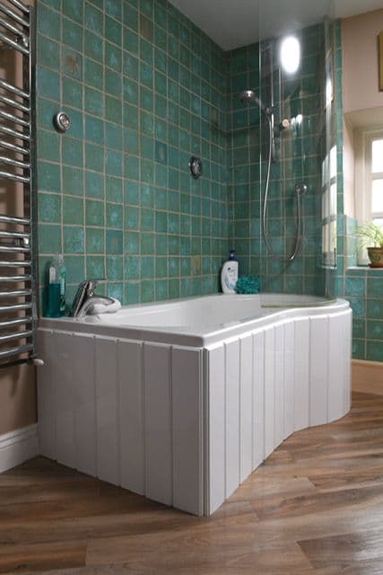 Transform Your Bathroom with the AQUACLOAK P Shaped Bath Panel Kit