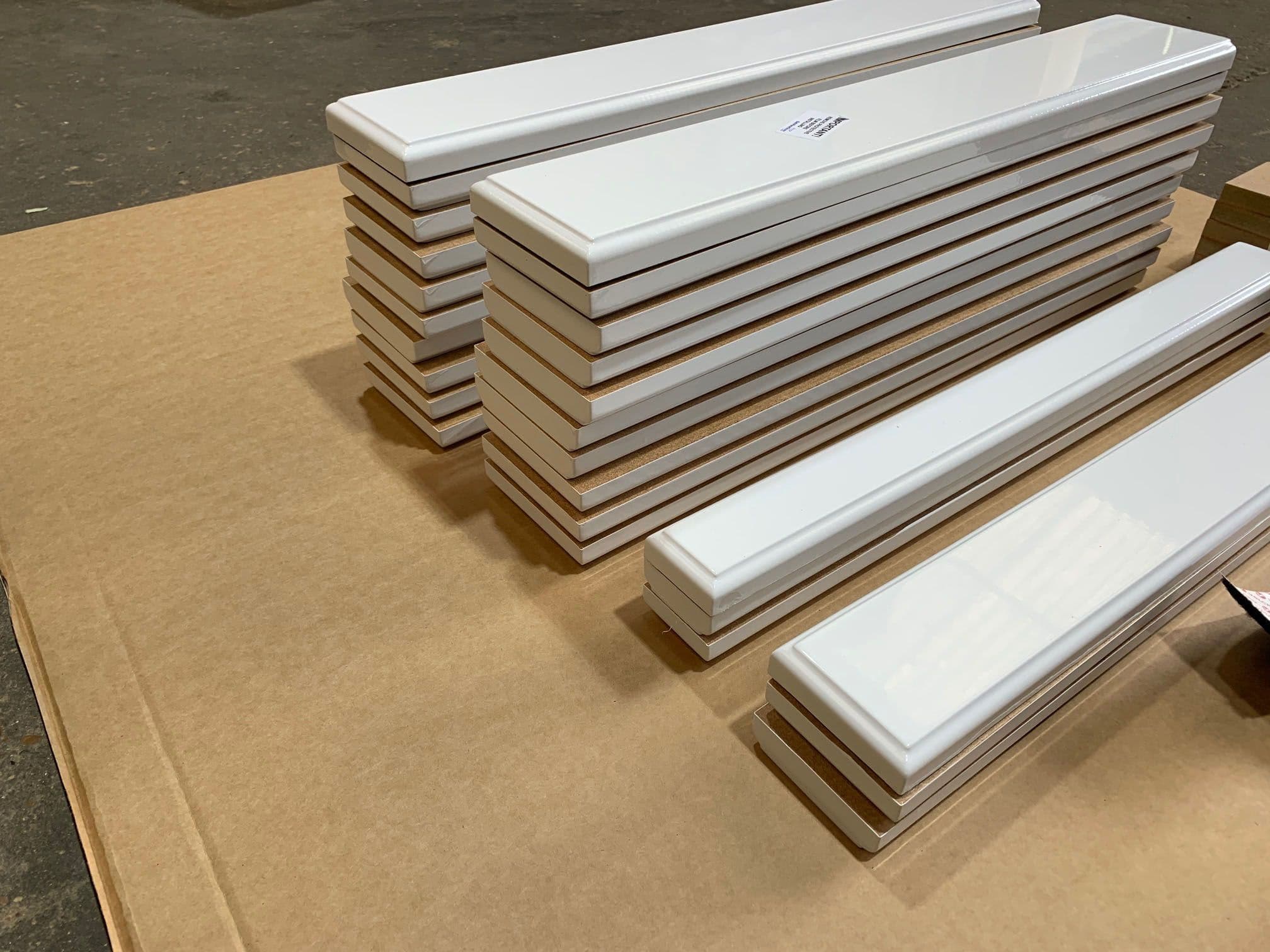 Regency panel in separate slats Gloss Silver & White