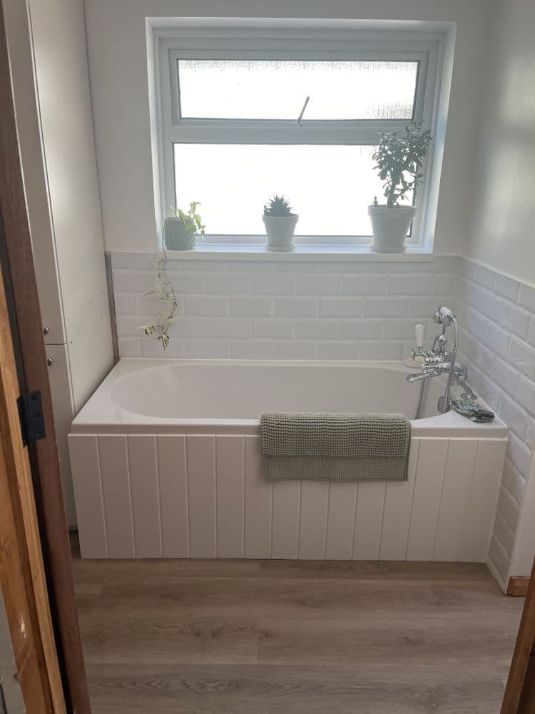 Tongue and Groove Matt White 1 Piece Bath Panels
