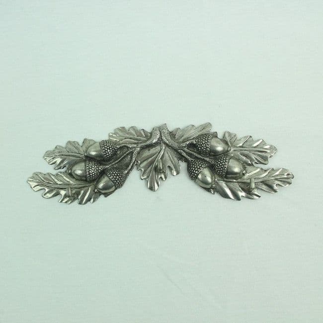 Accroche clefs ou torchon en étain motif chêne et glands