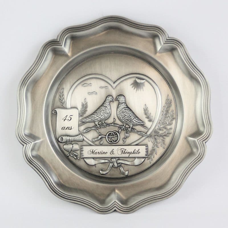 Assiette colombe pour mariage et anniversaire de mariage.