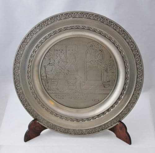 Assiette en étain Couturière ou Modiste