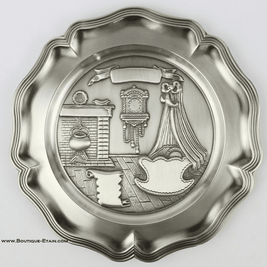 Assiette murale en étain Naissance à graver