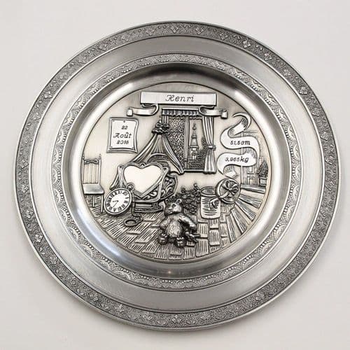 Assiette murale naissance en étain gravée thème nounours