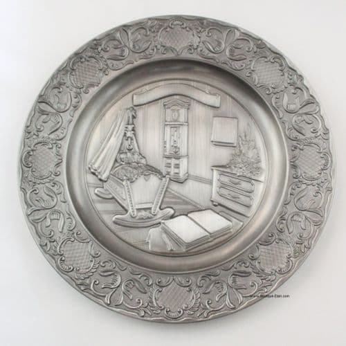 Assiette naissance style ancien en étain