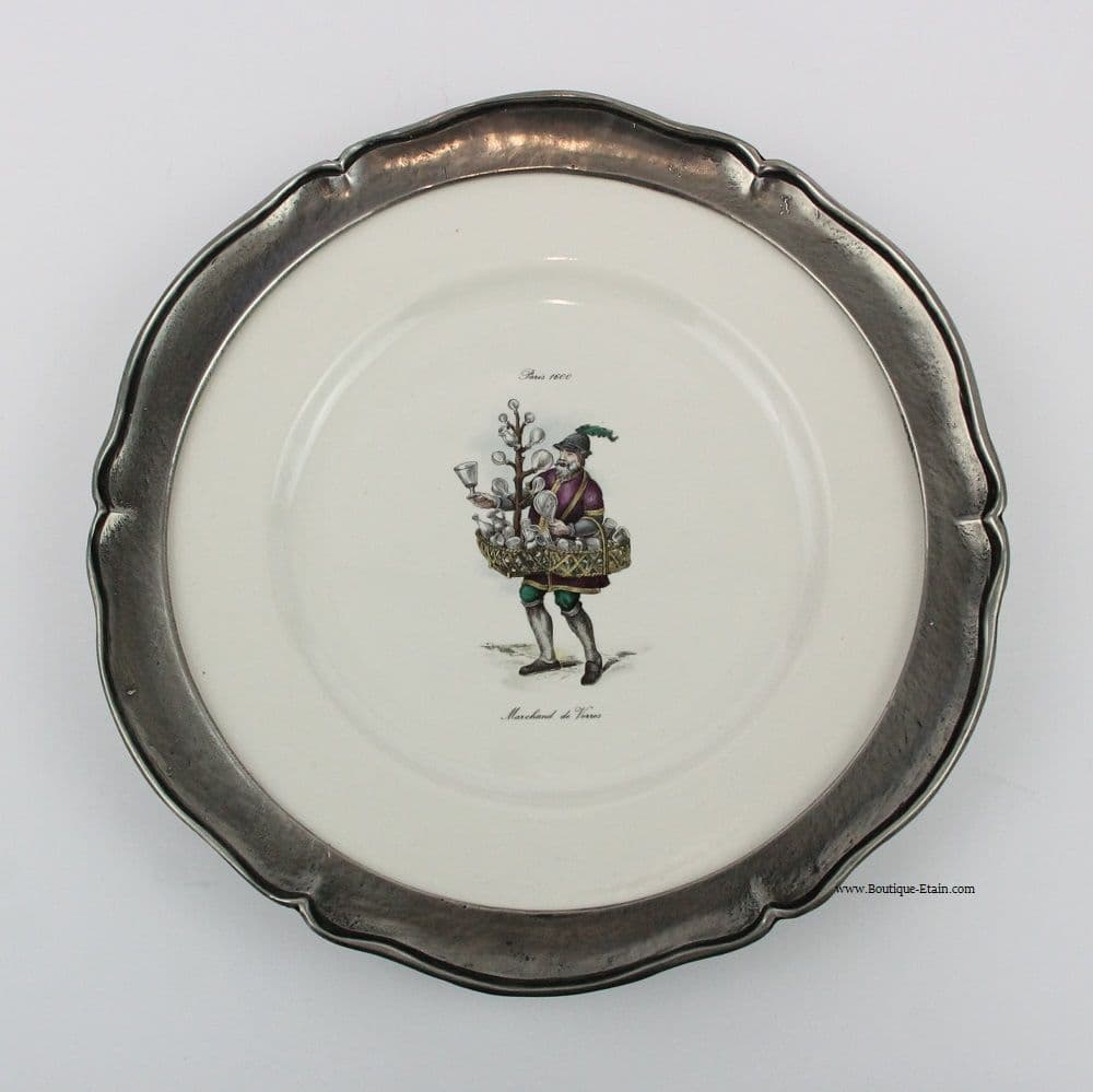 Assiette porcelaine et étain, le marchand de verres, Paris 1600