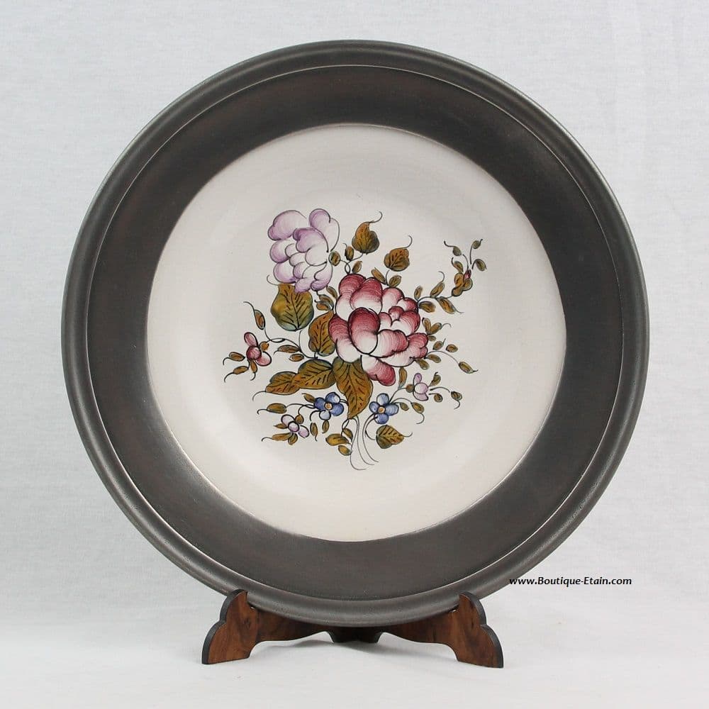 Assiette porcelaine et étain motif fleuri