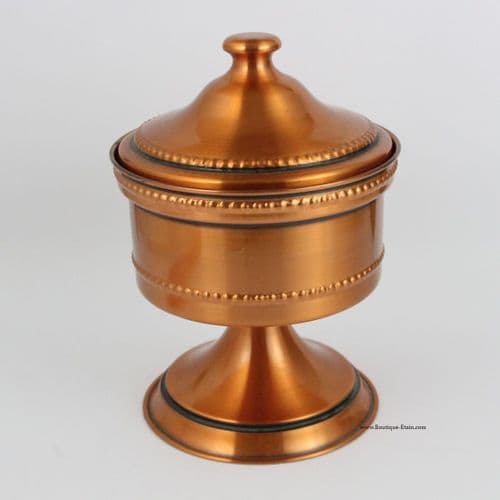 Boîte en cuivre sur pied
