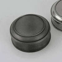 Boîte ronde en étain à graver .