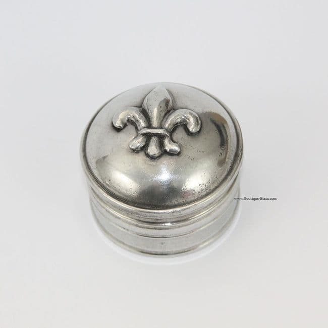 Boîte ronde en étain motif fleur de lys