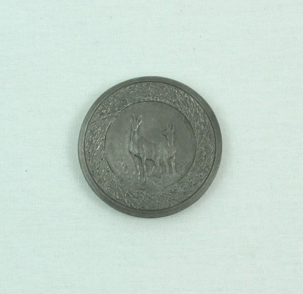 Boîte ronde motif cerf en étain