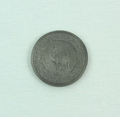 Boîte ronde motif cerf en étain