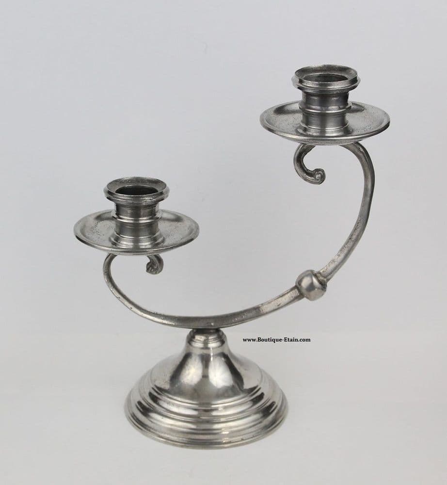 Bougeoir, chandelier asymétrique en étain