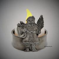 Bougeoir en étain motif Père Noël
