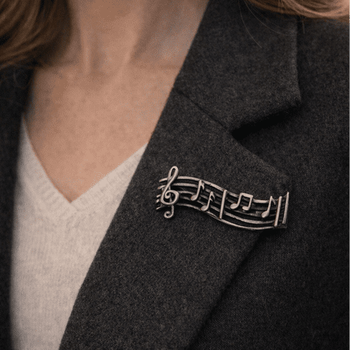 Broche notes de musique en étain