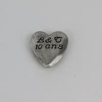 Cœur en étain gravé