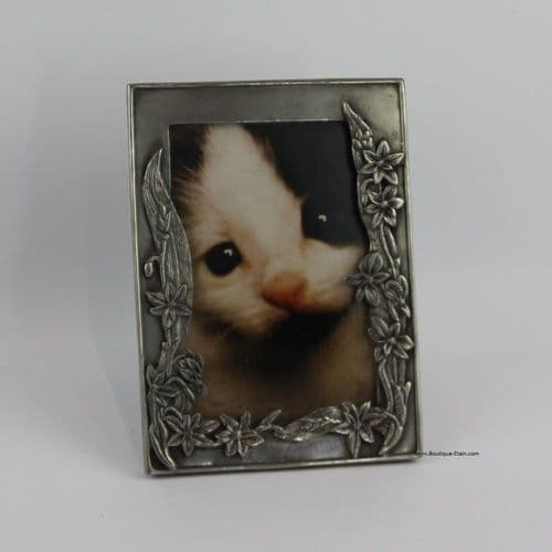 Cadre photo en étain motif jonquilles Ht15cm