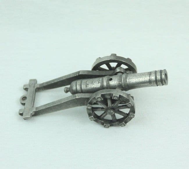 Canon miniature en étain