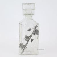 Carafe à Whisky décor vignes en étain