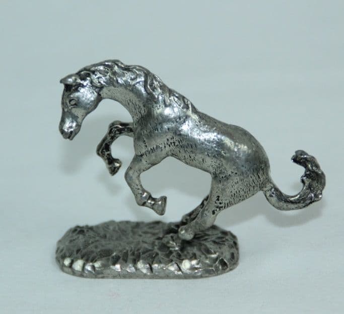Cheval Bucéphale cabré sur socle en étain