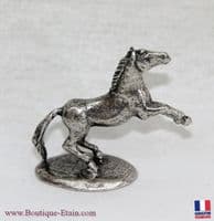 Cheval sur socle en étain