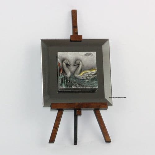 Chevalet étain sur miroir décor cygnes