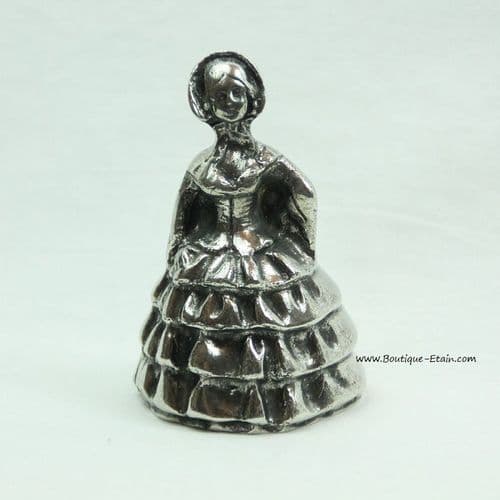 Cloche en étain T2 femme en belle robe