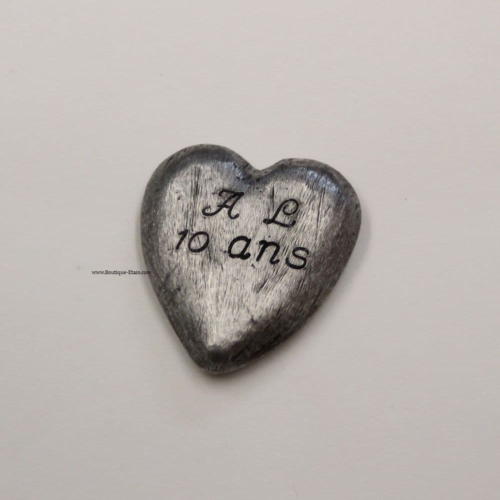 Coeur en étain avec gravure + gravure 10 ans + initiales