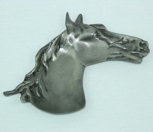 Coupe, coupelle, cendrier ou vide-poche cheval en étain