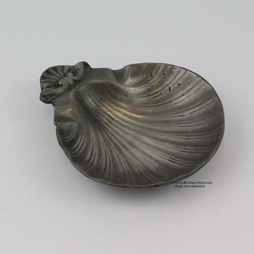 Coupe , coupelle coquillage en étain