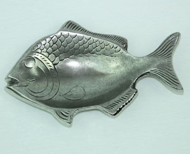 Coupe poisson en étain