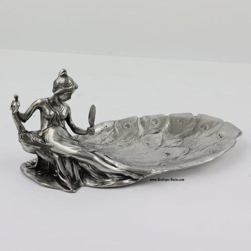 Coupe ou coupelle femme et paon en étain