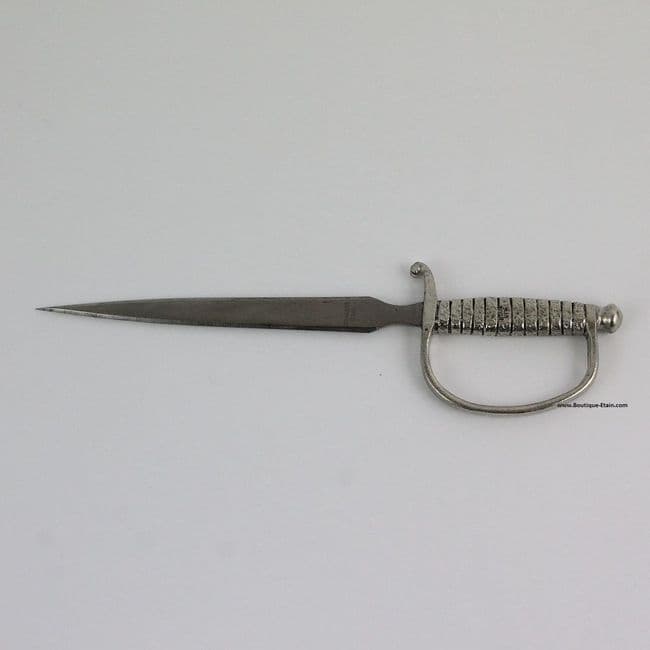Coupe-papier ouvre-lettres épée en étain dans coffret