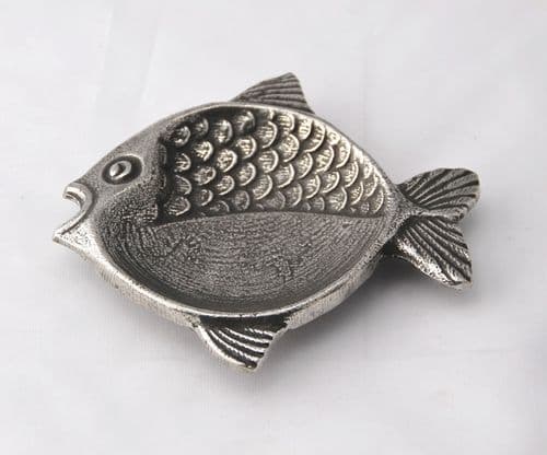 Coupelle, cendrier, vide poche poisson en étain
