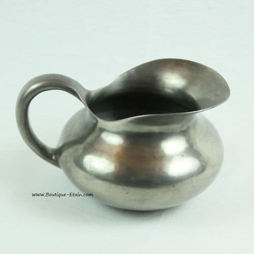 Cruche à lait basse en étain massif T2