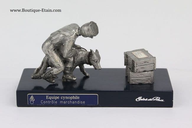 Gendarme Equipe Cynophile Contrôle de marchandises