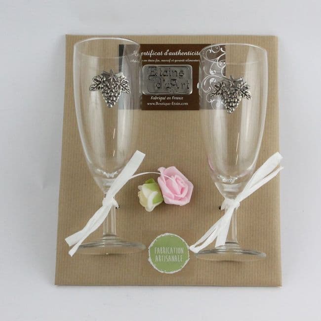 Duo de coupes à Champagne motif grappe de raisin en étain
