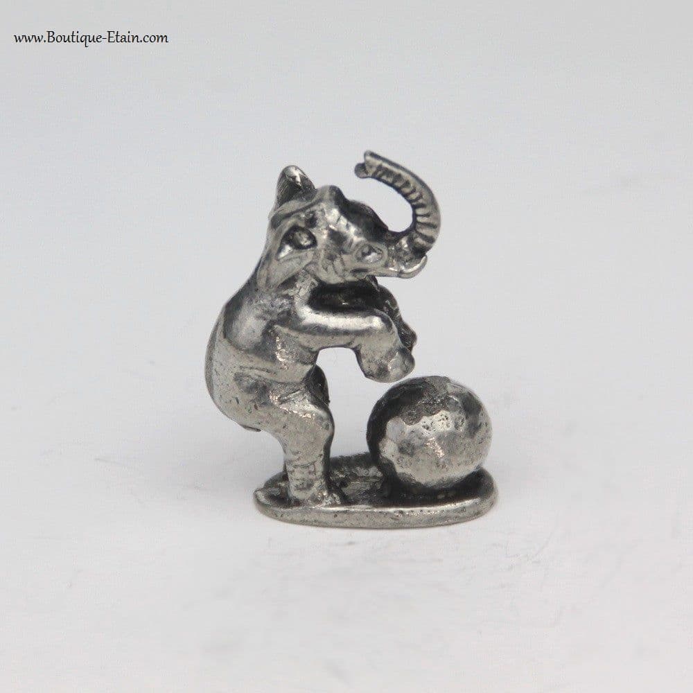 Eléphant de cirque en étain